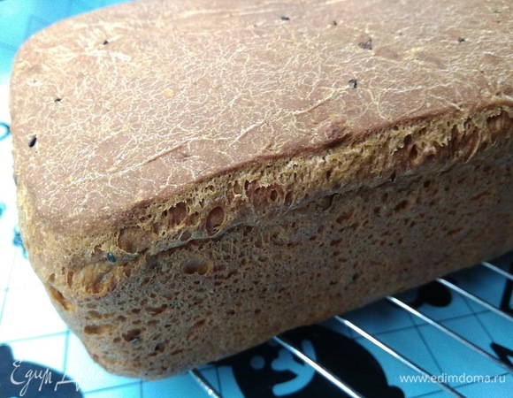 Я оставляю хлеб на ночь в холодильнике. Утром он просто восхитительный, особенно в виде гренок с яичницей на завтрак. Приятного аппетита!