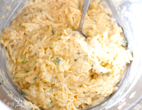 Можно добавить 0,5 ч. л. разрыхлителя для пышности, я не добавляла.