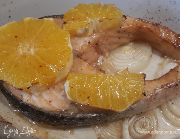 В разогретой духовке блюдо запекалось 20 минут. Апельсин должен оставаться сочным, не пересушивайте его.
