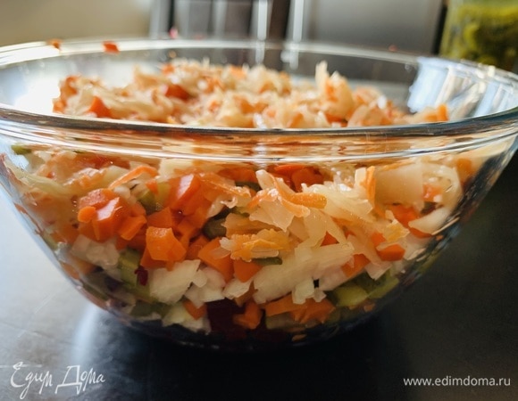 Добавляем капусту.