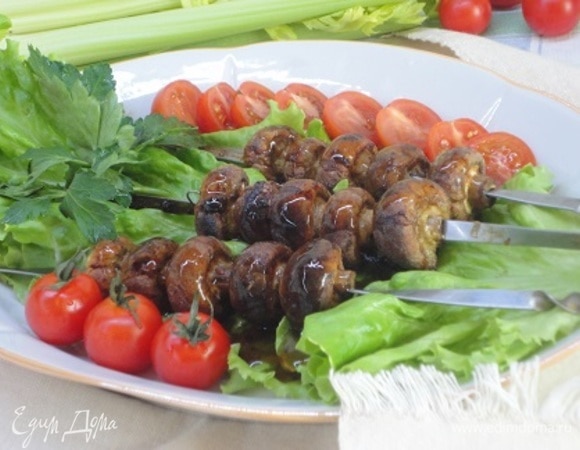 Подаем со свежими овощами и бальзамическим соусом. Советую попробовать!