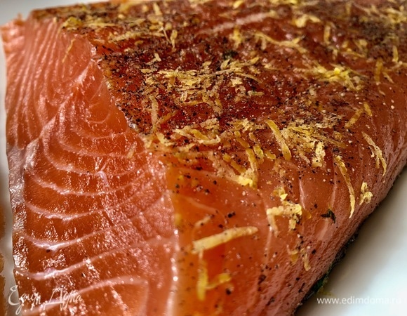 Семга очень ароматная, нежная, слабосоленая, мята очень оттеняет своей свежестью!