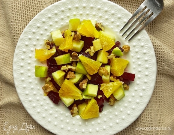 Отправляем все наши ингредиенты в салатник и заправляем оливковым маслом и бальзамическим уксусом. 🍴Приятного аппетита! 🍴