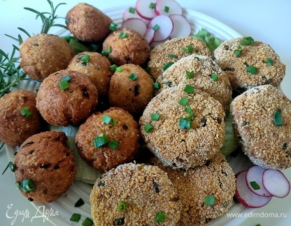 Крокеты выложить на листья салата, и можно подавать к столу. Приятного аппетита!