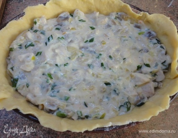 Выложить начинку.