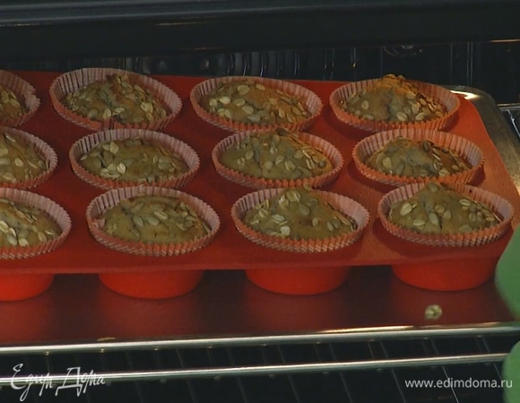Выпекать в разогретой духовке 18–20 минут.