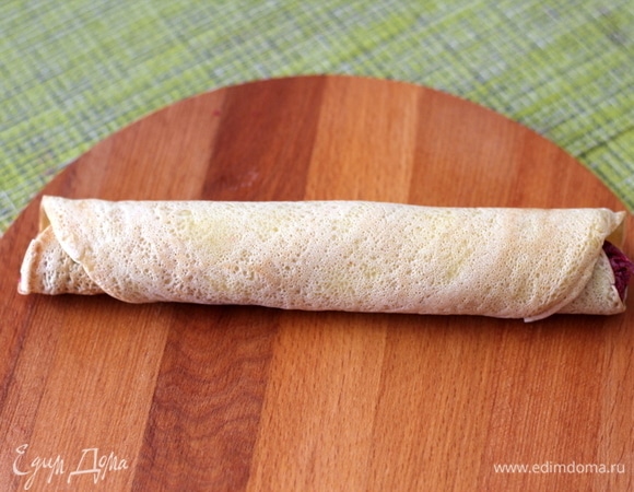 Сворачиваем в тугую трубочку.