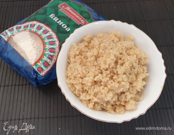 Отварим 150 г киноа ТМ «Националь» в 300 мл воды, согласно инструкции на упаковке.