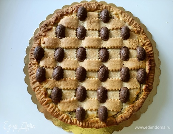 Готовый пирог остудить и украсить шоколадом. Приятного аппетита!