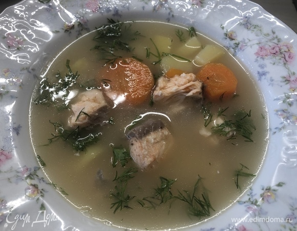 Разбираем рыбу, добавляем порционно, украшаем петрушкой. Приятного аппетита.