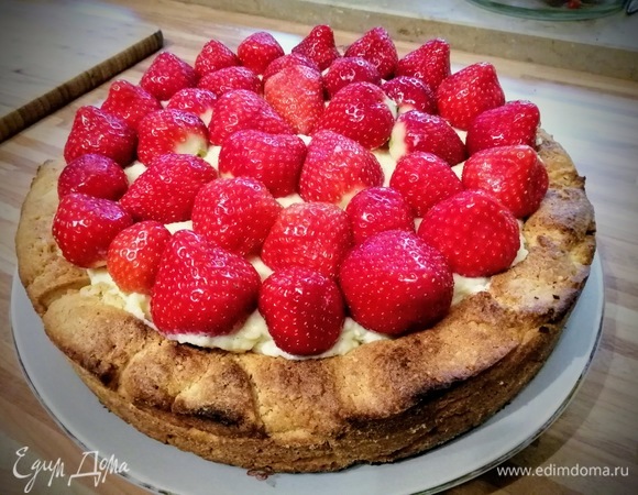 Выложить клубнику и отправить в холодильник на 2 часа для стабилизации. Я оставила на ночь. 