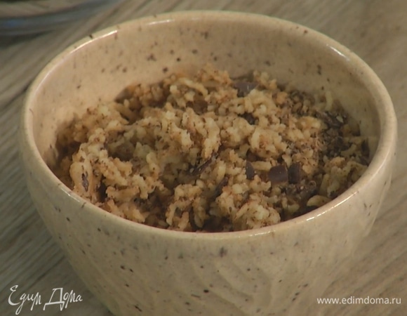 Марципан натереть на мелкой терке.