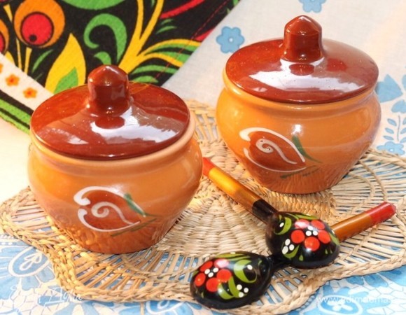 Соус готов! Можно добавить измельченную зелень укропа и петрушки.