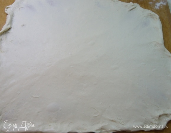 Тесто растянуть, сложить (stretch and fold) 1 раз на 60-й (75-й) минуте.