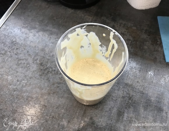 Еще раз все пробиваем блендером. Соус готов, оставляем его пока в стороне.