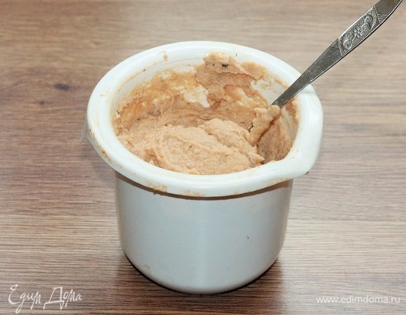 После того как тесто настоится, оно загустеет за счет гречневой муки, и его можно будет еще раз пробить блендером.