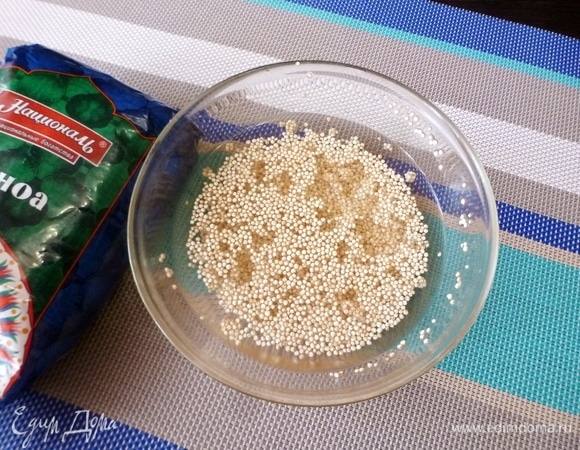 Киноа ТМ «Националь» хорошо промыть водой несколько раз и замочить на 10 минут. Затем воду слить.