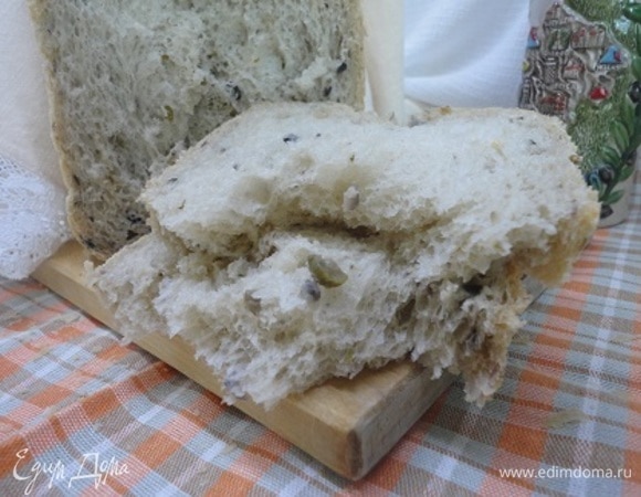 Пористость и воздушность хлеба видна на изломе.