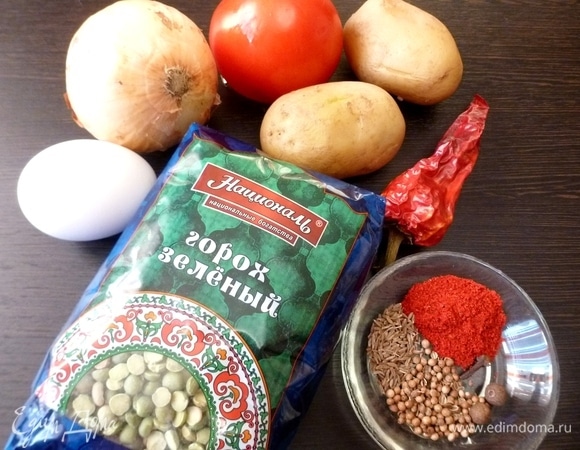 Подготовить ингредиенты для чотпоти. Картофель и яйца нужно сварить.