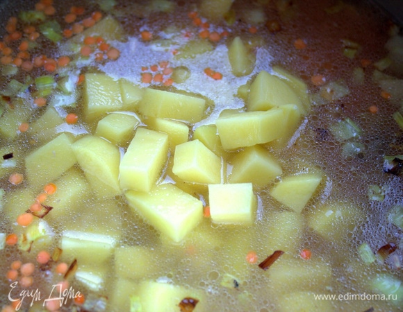 Засыпать картошку.