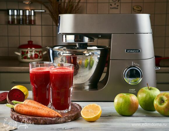 При подаче можете украсить напиток веточкой мяты.