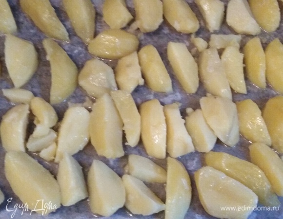 Выложить на пергамент. Поставить в разогретую духовку на 45 минут.