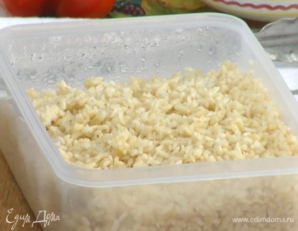 Рис отварить согласно инструкции на упаковке.