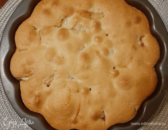 Выпекать 20 минут при 180°C. Сверху можно украсить сахарной пудрой.