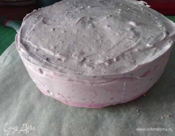 Достать торт из формы. Украсить или оставить «голеньким». Я украсила глазурью.