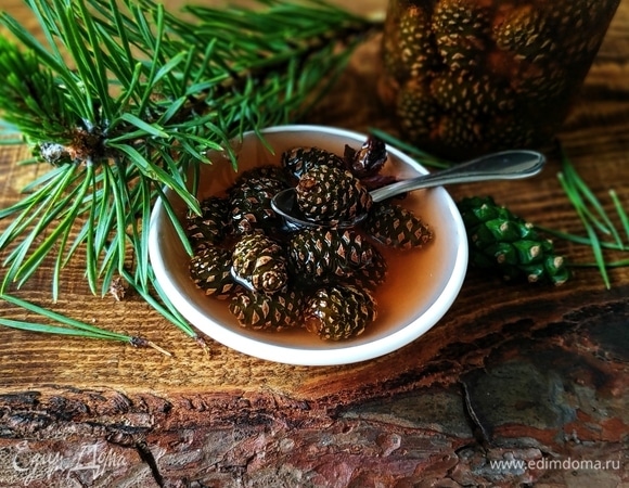 Варенье готово, шишки получаются мягкими, похожими на плотный мармелад. Всем здоровья!