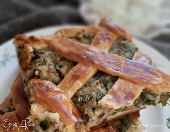 Наш пирог готов. Он одинаково вкусный как горячий, так и холодный. Приятного аппетита!