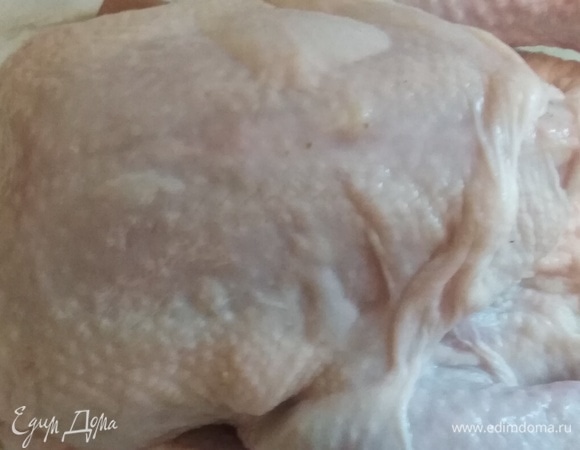 У курицы под кожей на грудке сделать карманы.