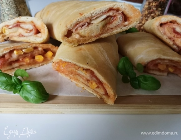 Отправляем рулеты в предварительно разогретую до 250°С духовку с вентилятором на 10–15 минут. Приятного аппетита.