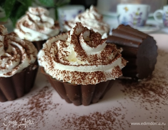 Готовые корзинки посыпаем какао и подаем к столу. Приятного аппетита!