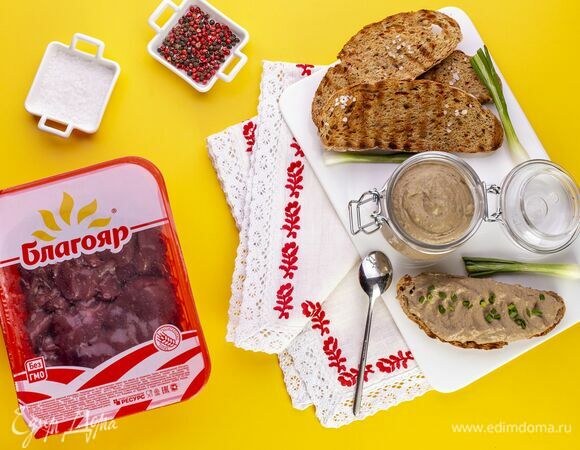 Паштет готов. Подавайте с гренками. Приятного аппетита!