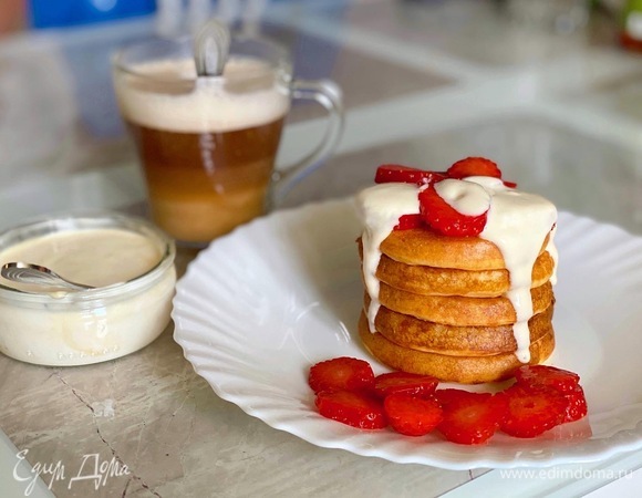 Подавать со сметаной или любимым вареньем. Приятного аппетита.