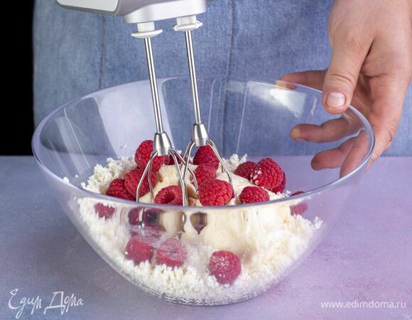 Перемешайте миксером. Крем готов.