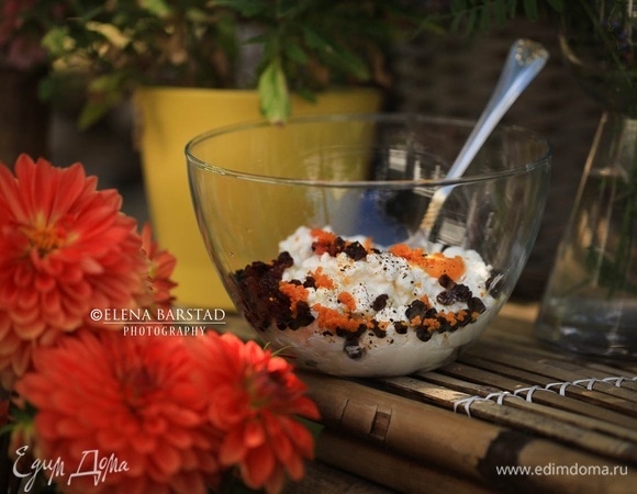 Уточнение: от яйца используем только желток, цедру апельсина добавляем по вкусу. Натуральная ваниль у меня молотая из мельнички, нам нужна примерно одна щепотка.