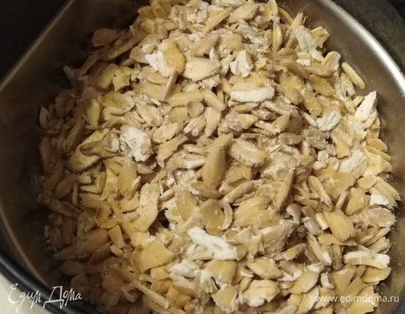 Геркулес перемолоть в муку, используя кофемолку. 