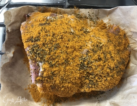 Приправляем паприкой.