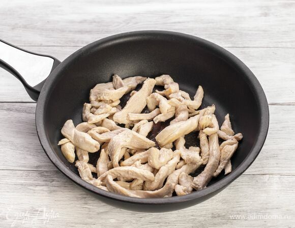 Обжарьте на растительном масле. 