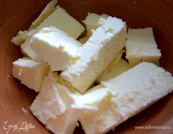 Растопить масло или маргарин.