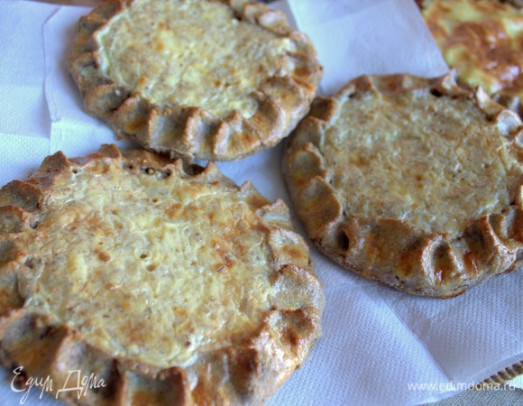 Здесь начинка — каша + творог.