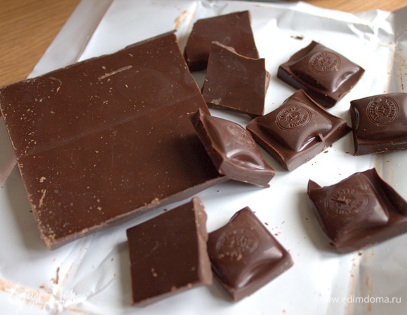 Поломать шоколад. У меня 50% с добавлением кофе.