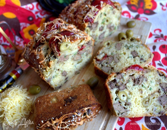 Остывший или теплый нарезать хлебным ножом. Горячим не нарезать!