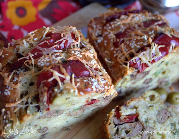 Сверху у кекса очень вкусная корочка.