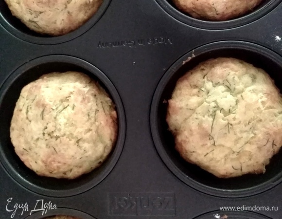 Выпекать 25 минут. Остудить 10 минут, достать из формы.