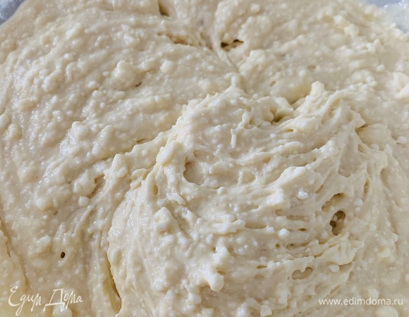 Консистенция теста будет похожа на густую сметану.