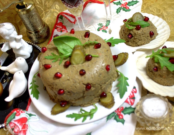 Украсить зернами граната и зеленью.