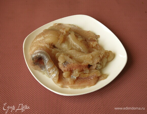 Филируем рыбу.